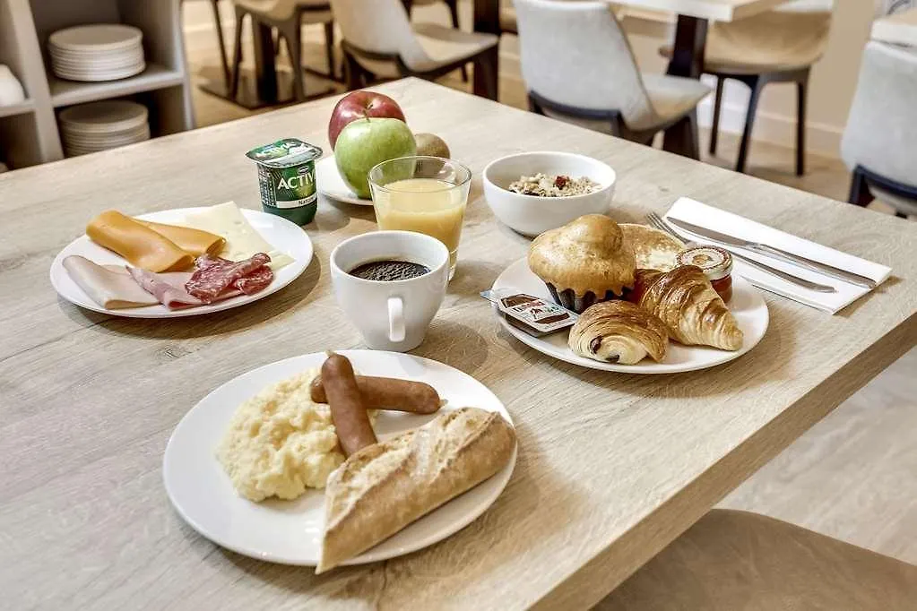 Courseine Hotel Courbevoie