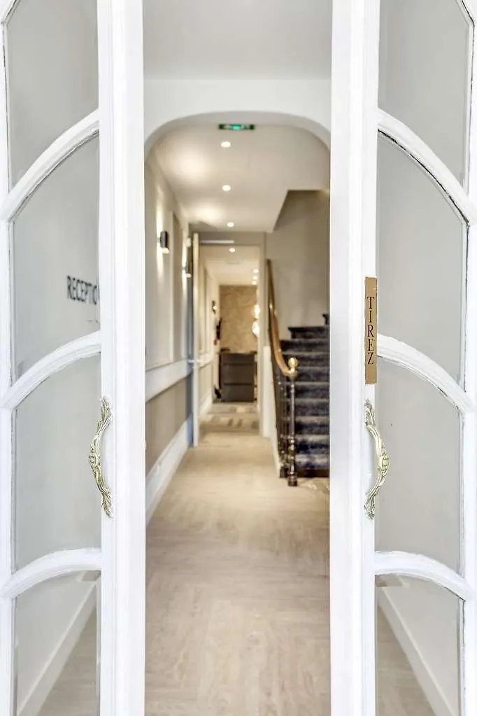 Courseine Hotel
