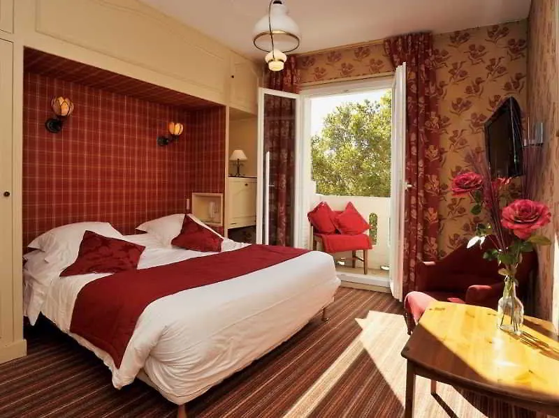 Courseine Hotel 3*