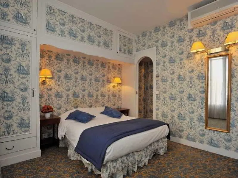 Courseine Hotel 3*