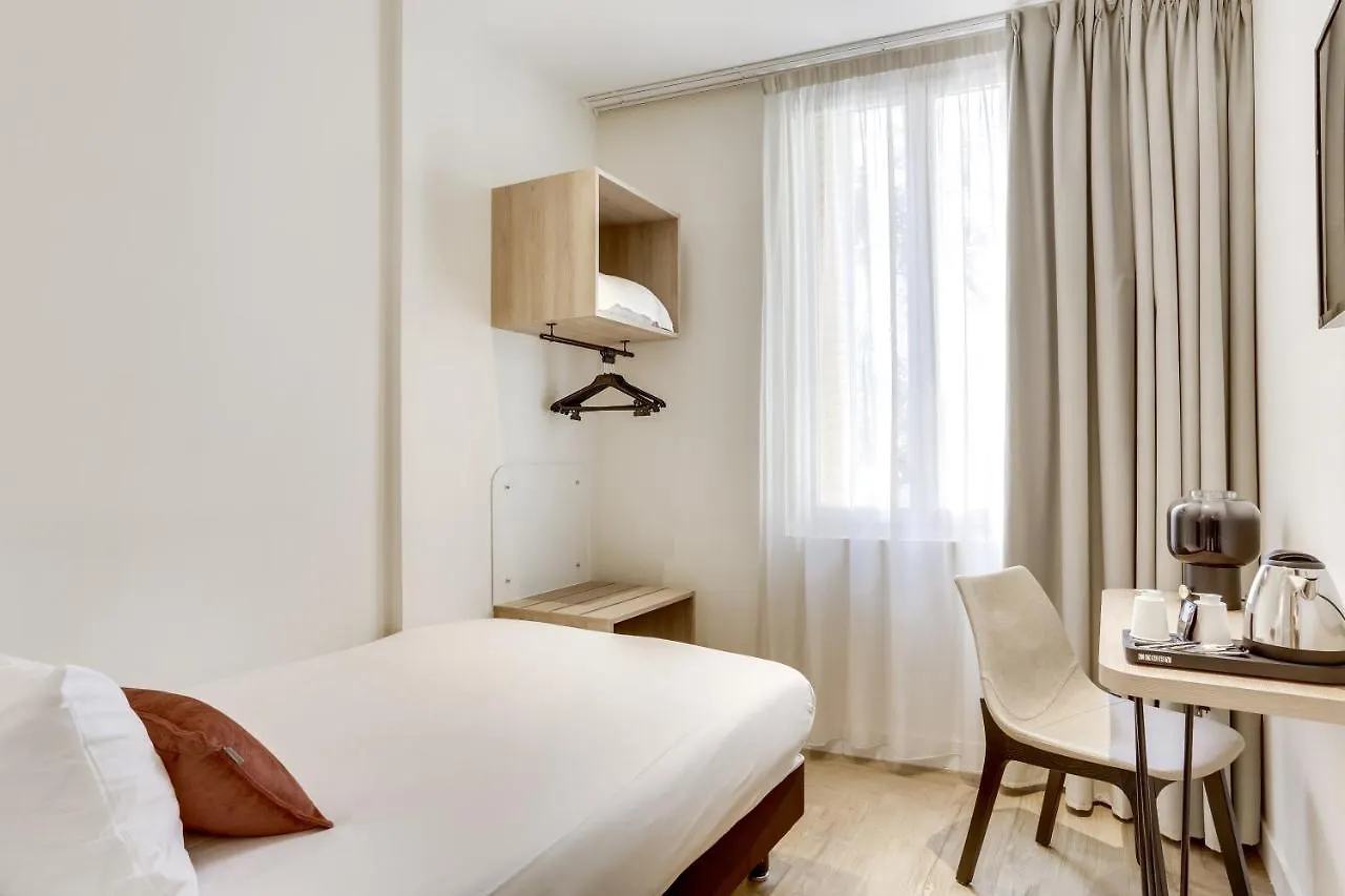 Courseine Hotel